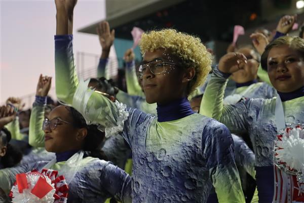 Color guard member