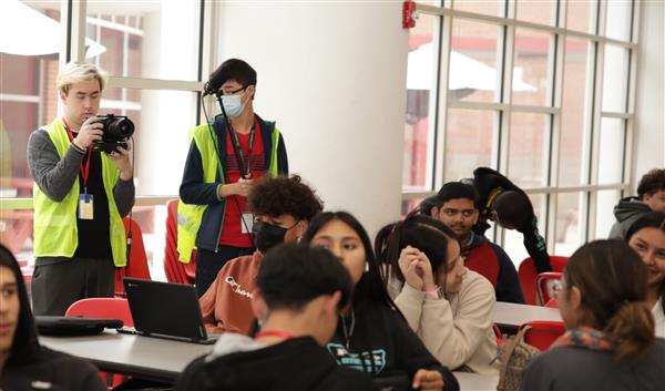 Video students filming