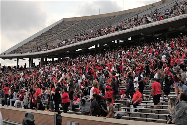 NS crowd