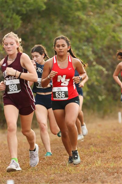 North Shore female passing other runners